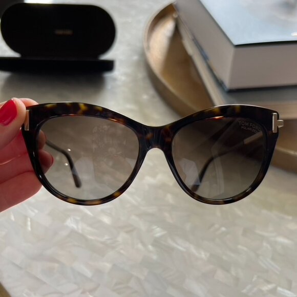 Tom Ford 56mm Polorized Cat Eye Sunglasses - Picture 3 of 8